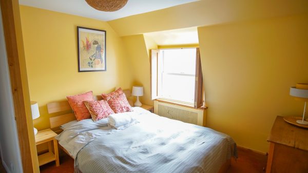 cosy one bed yellow